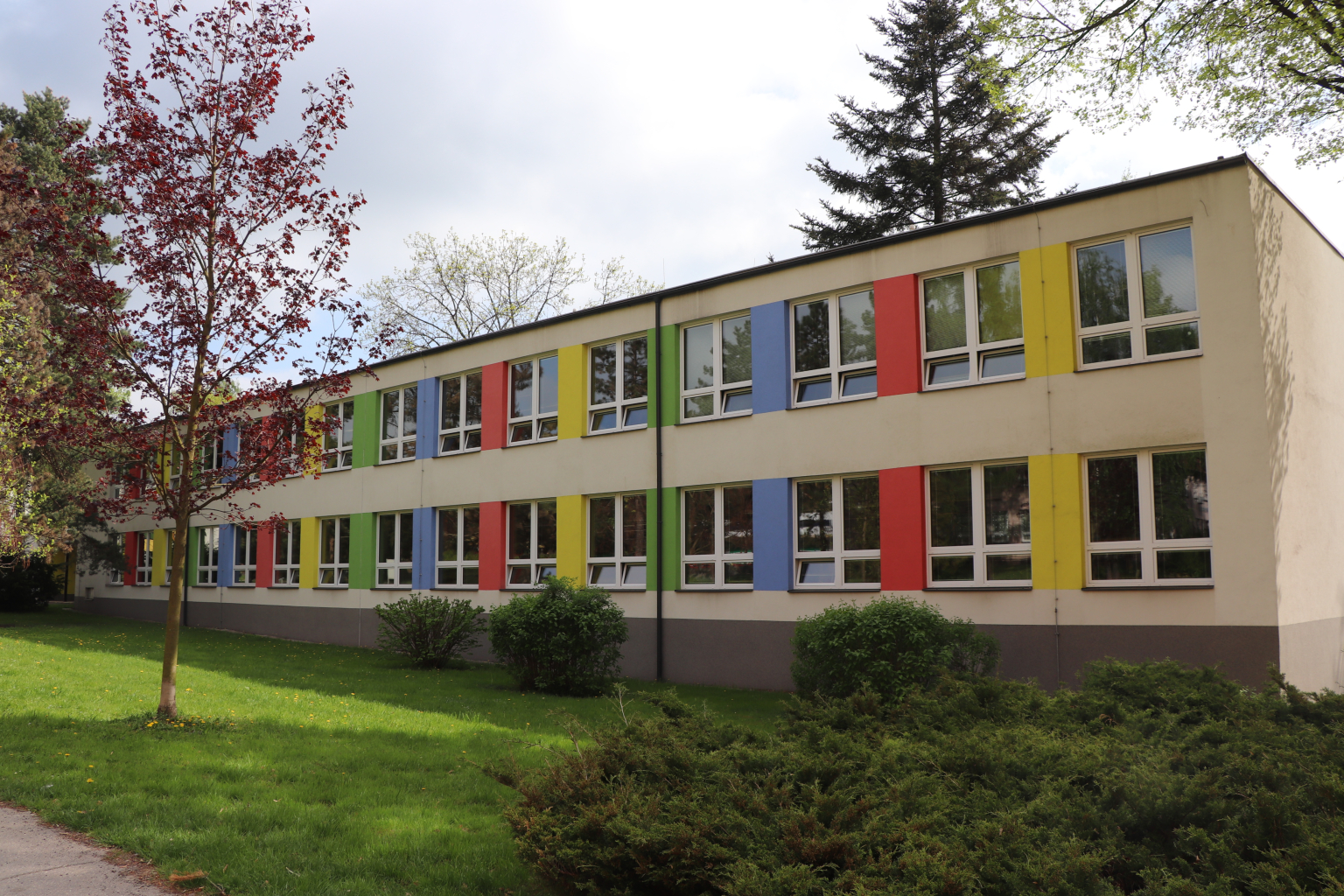 ŠKOLA MLÁDÍ HLEDÁ ÚČETNÍ