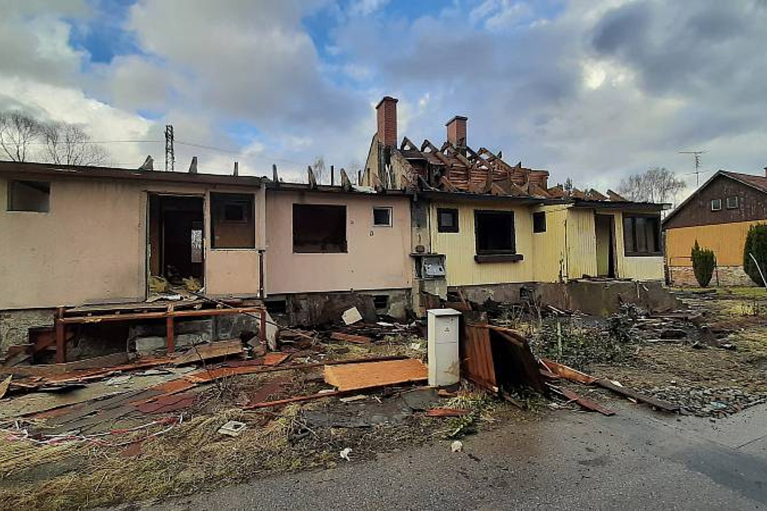 NA STRÁŽNÍKY NEVYZRÁL OPILÝ SYNÁTOR ANI ZLODĚJ DVEŘÍ