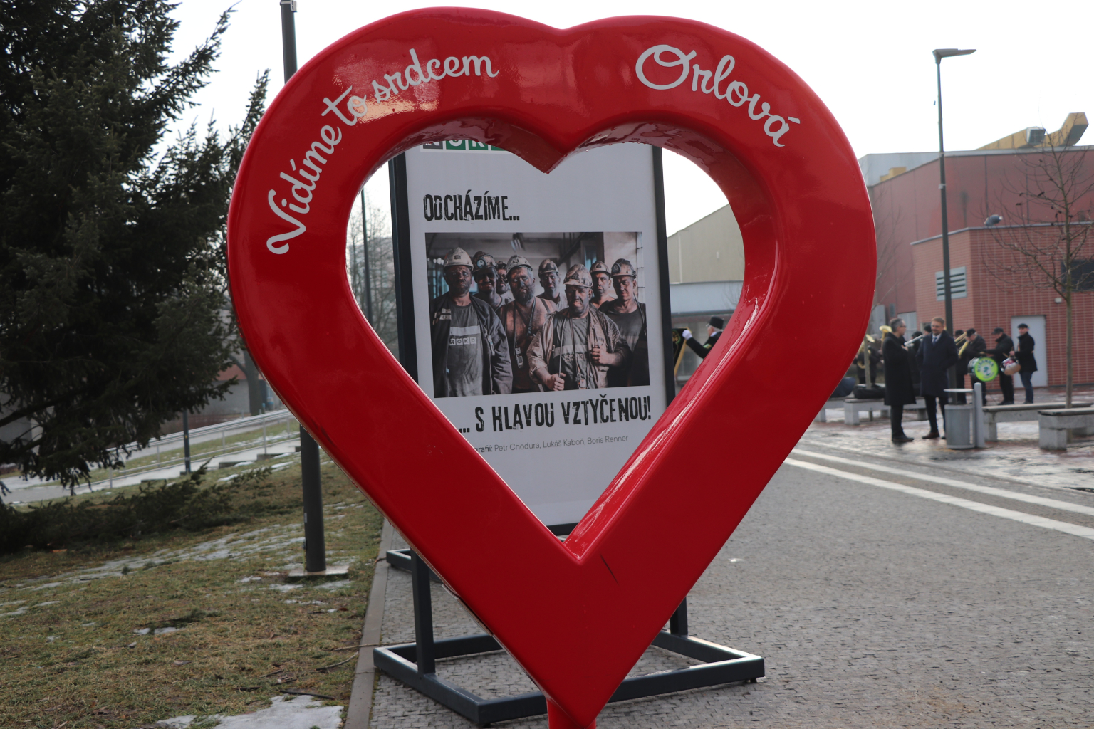 ORLOVÁ SE LOUČÍ S TĚŽBOU UHLÍ VÝSTAVOU POD ŠIRÝM NEBEM