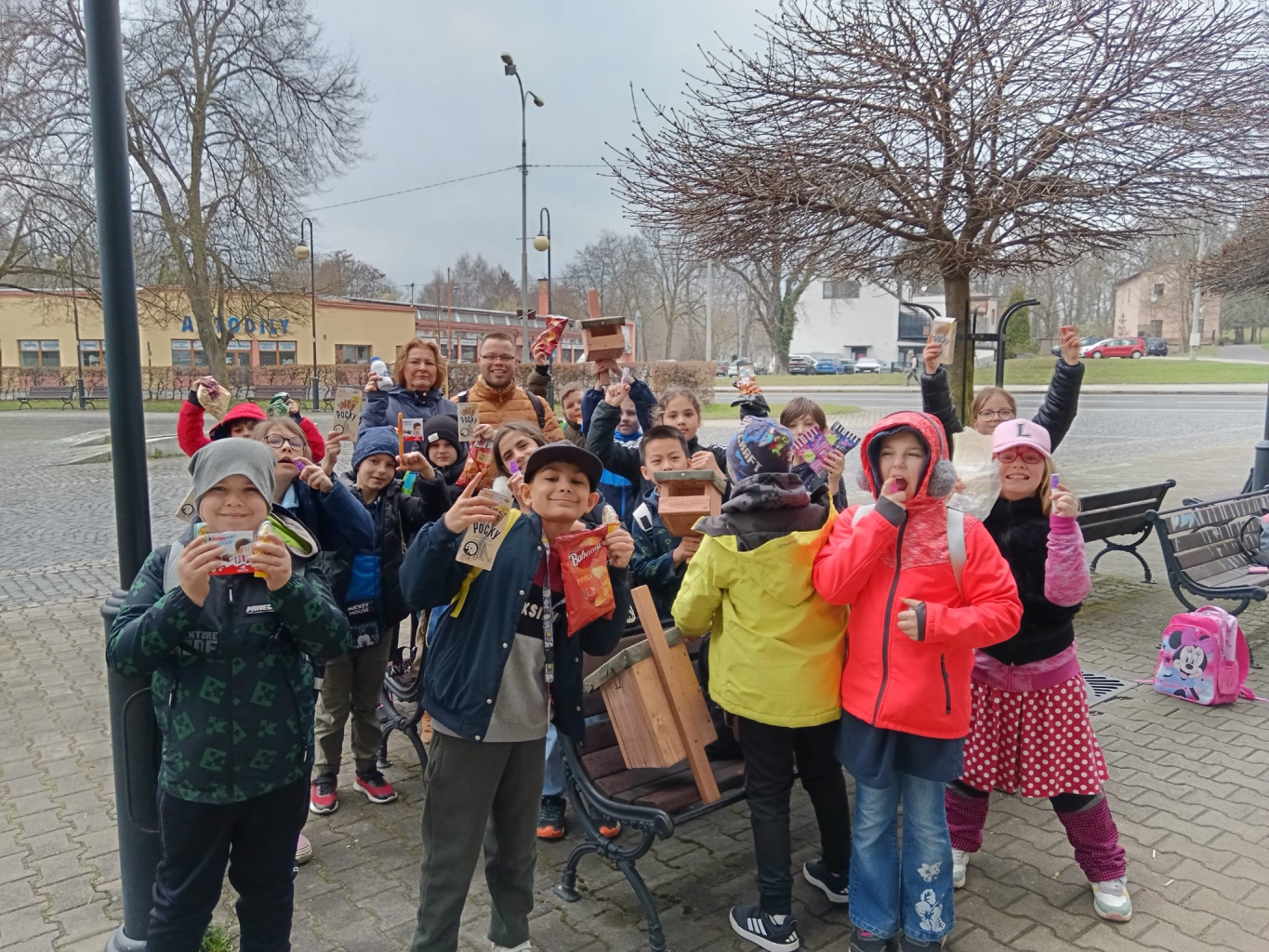 3. B Základní školy U Kapličky vyrazila pomáhat přírodě