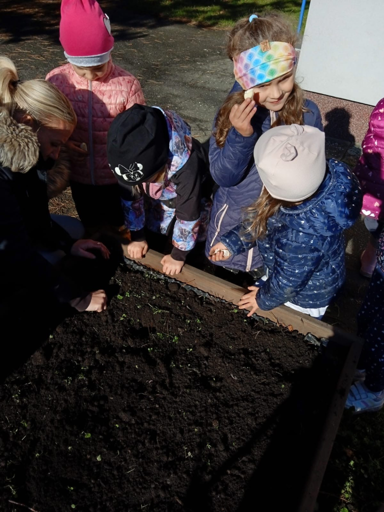 MŠ Lesní - Hvězdičky zahradničí…
