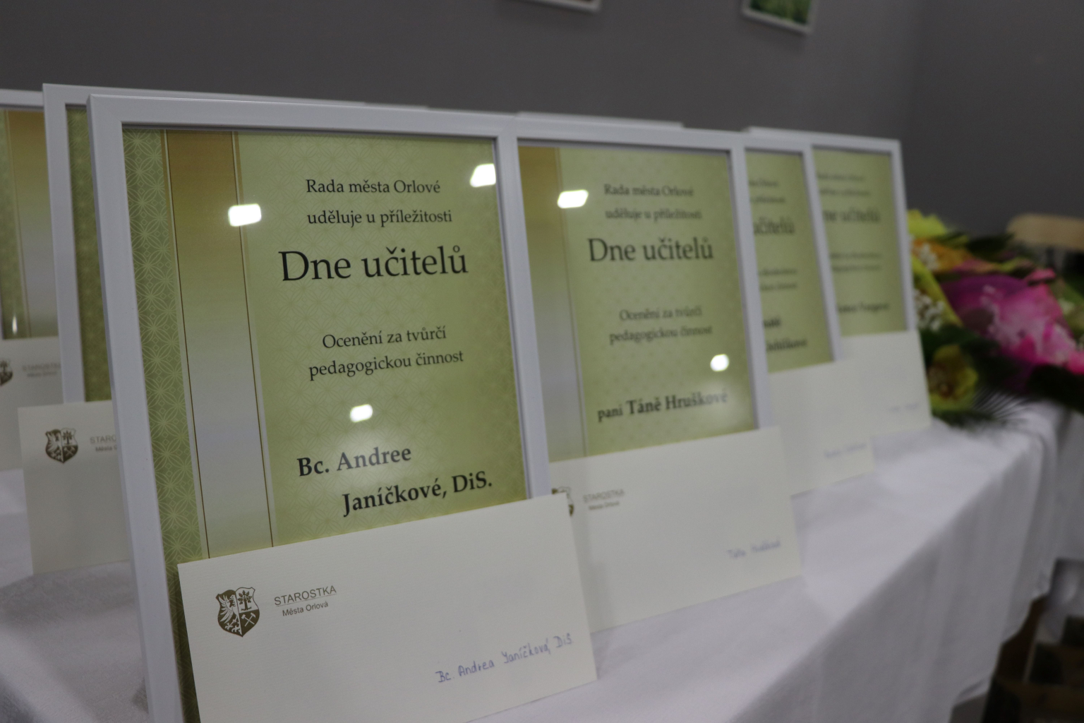 Orlová ocenila deset kantorek ke Dni učitelů