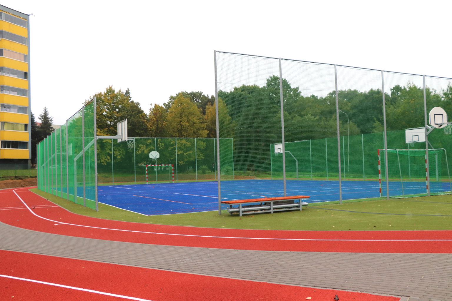 17) Veřejně přístupný sportovní areál ZŠ Ke Studánce, Orlová-Lutyně