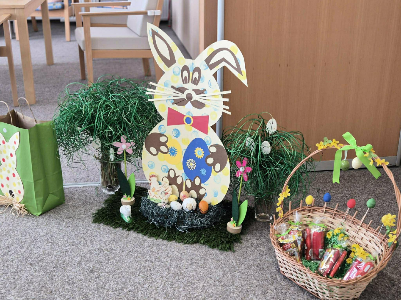 Velikonoční koledování v Orlové - Děti z MŠ Okružní potěšily seniory