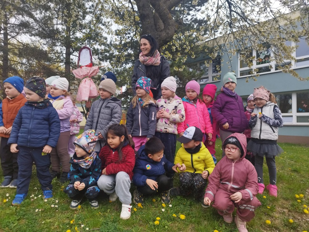 Mateřská škola Ke Studánce slavila Pálení Moreny