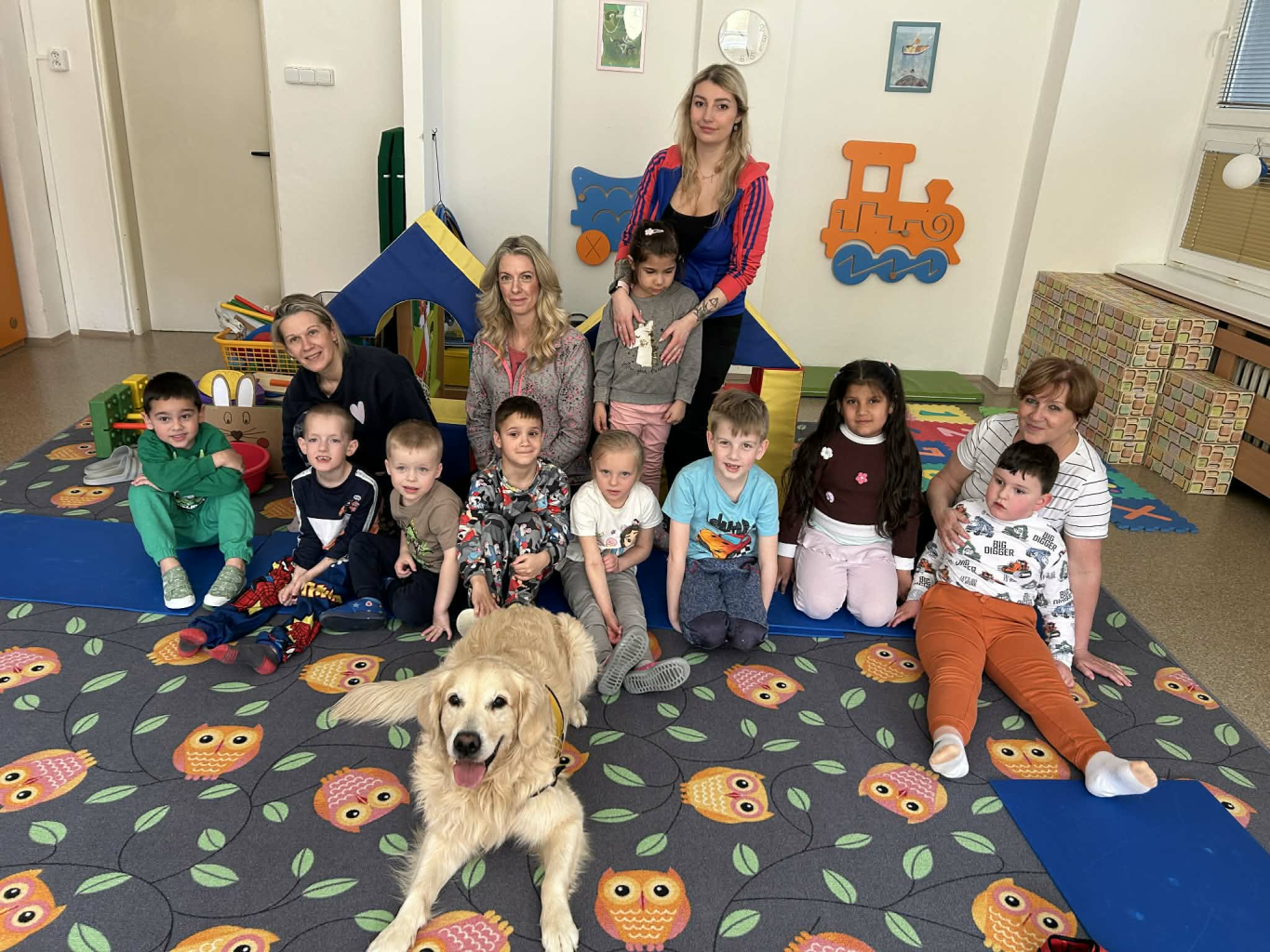 MŠ Lesní - Canisterapie – podpůrná léčebná metoda využívající pozitivního vlivu kontaktu psa a dítěte