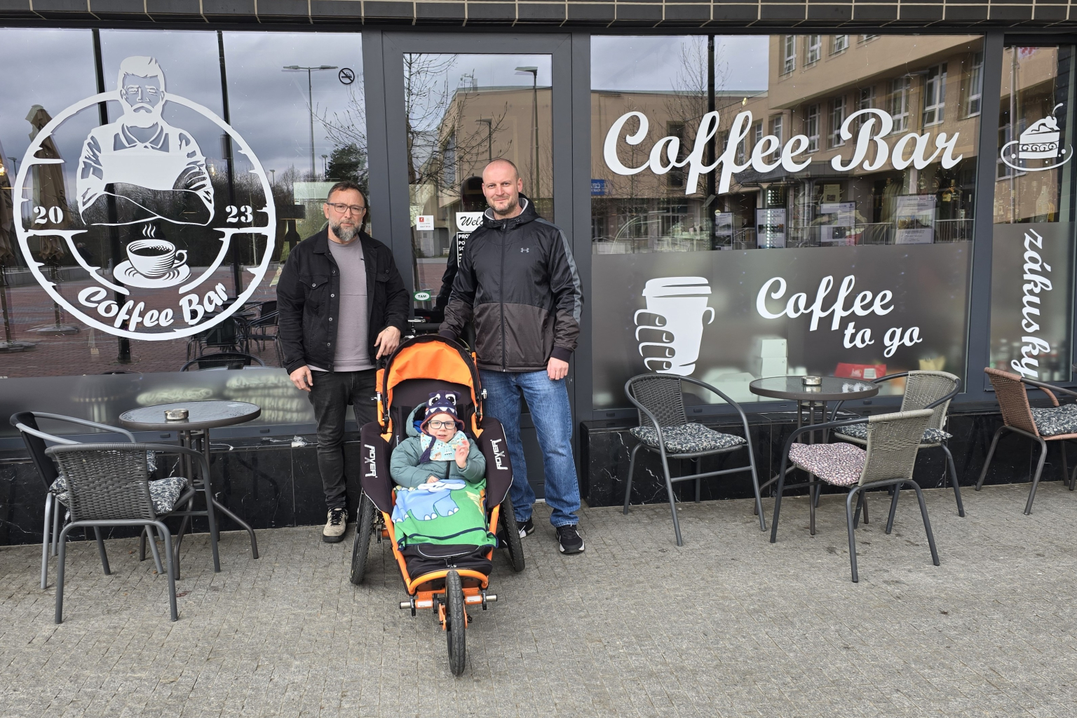 AKCE CHARITATIVNÍ CAPPUCCINO POKRAČUJE. HLEDAJÍ SE DALŠÍ TVÁŘE