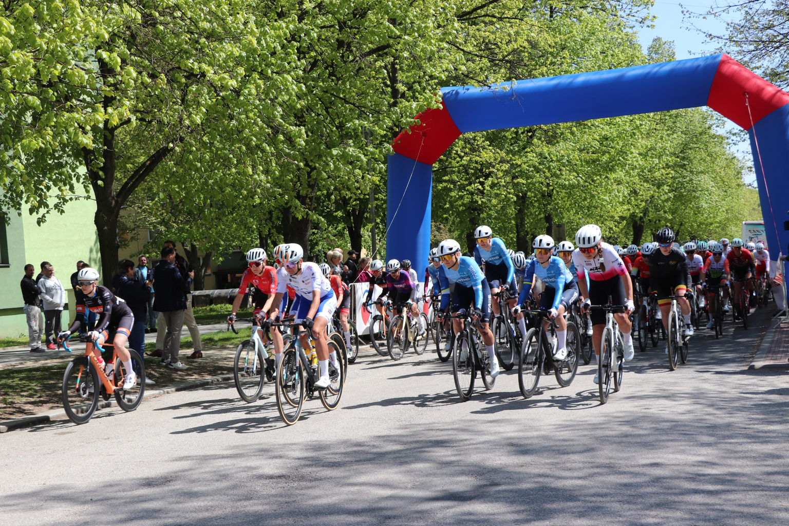 ODSTARTOVAL 38. ROČNÍK ZÁVODU GRACIA ORLOVÁ