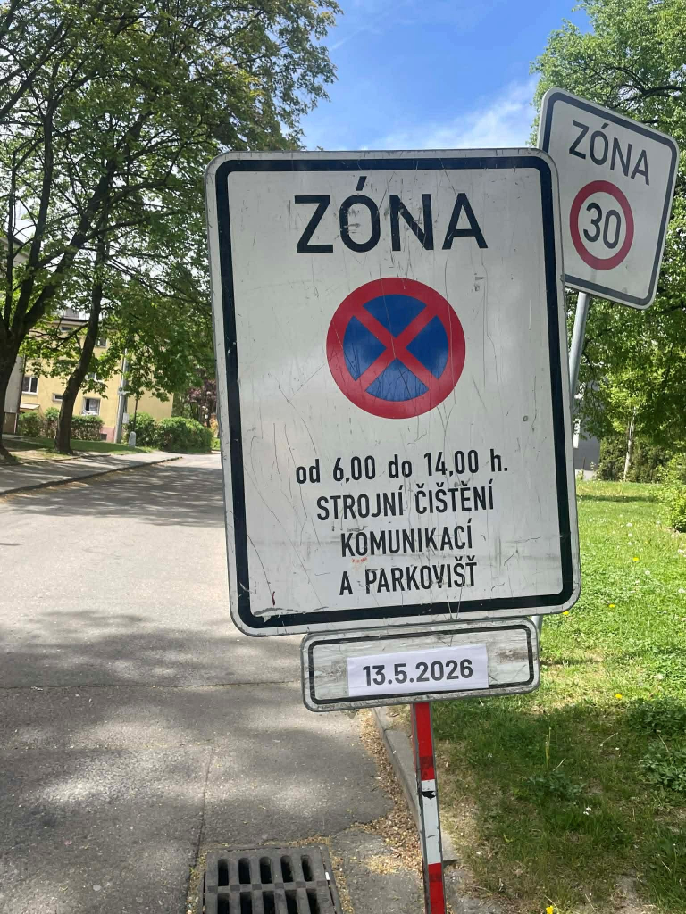 STROJNÍ ČIŠTĚNÍ POSTUPUJE DO DALŠÍCH ULIC