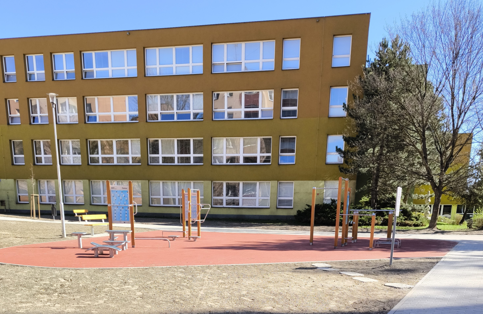 18) WORKOUT HŘIŠTĚ u Základní školy 1230, Orlová - Lutyně