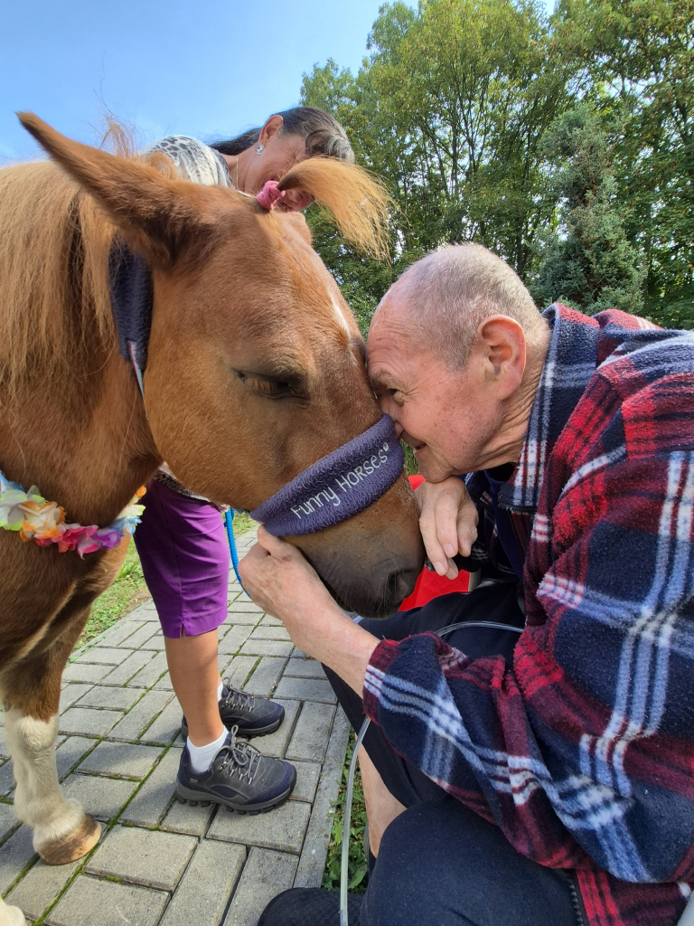 KDYŽ ZA SENIORY PŘIJEDE ONDRÁŠEK