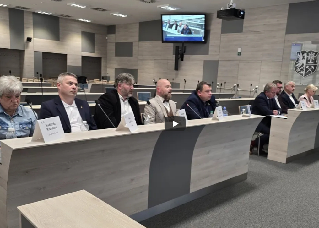 NESTIHLI JSTE PŘEDVOLEBNÍ DEBATU ŽIVĚ? PODÍVEJTE SE NA ZÁZNAM