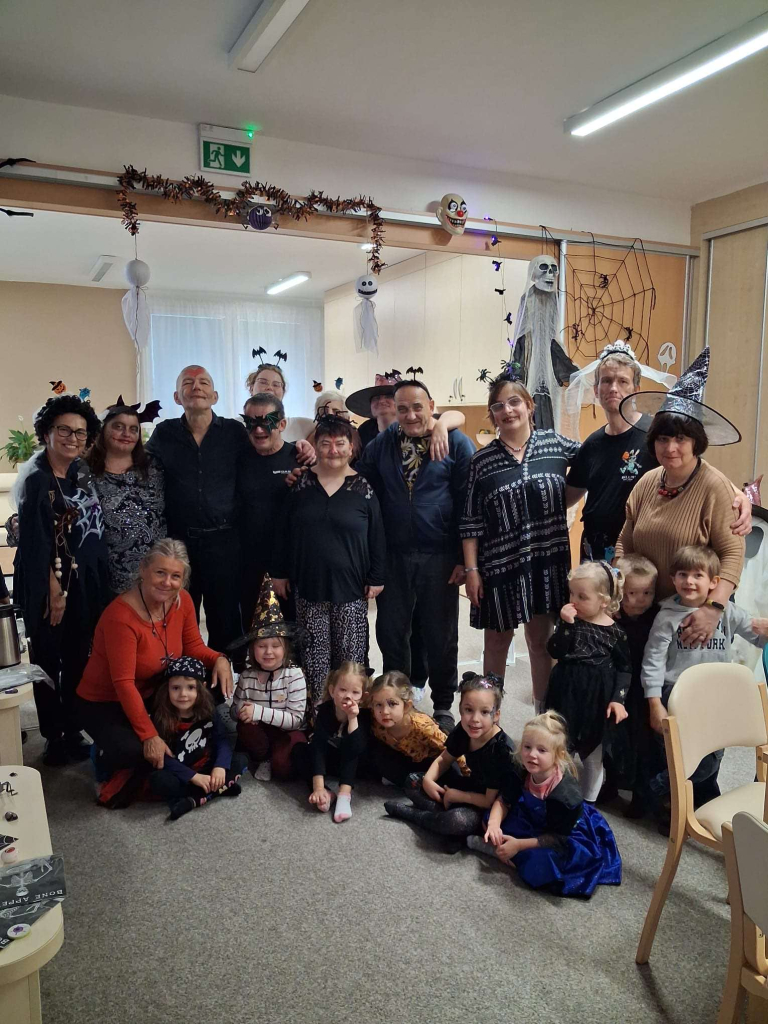 MŠ Okružní - Halloweenové dopoledne v Domovince