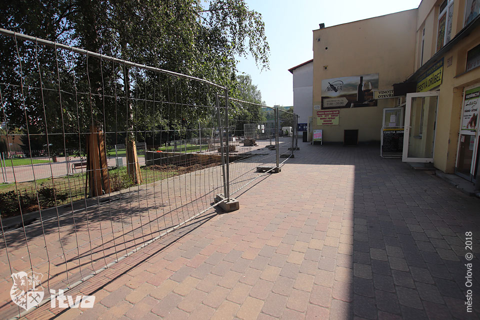 Revitalizace prostranství u Úřadu práce 
