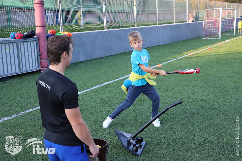 MSK - Hokejisti zkouší baseball 