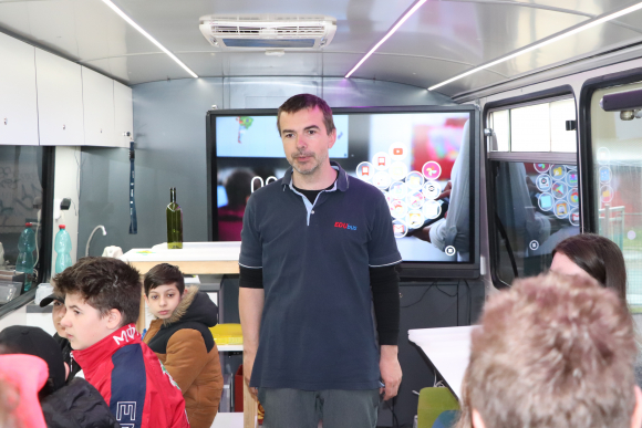 TLAKOHRÁTKY V EDUBUSU? SKVĚLÁ VARIANTA POLYTECHNICKÉ VÝUKY! 