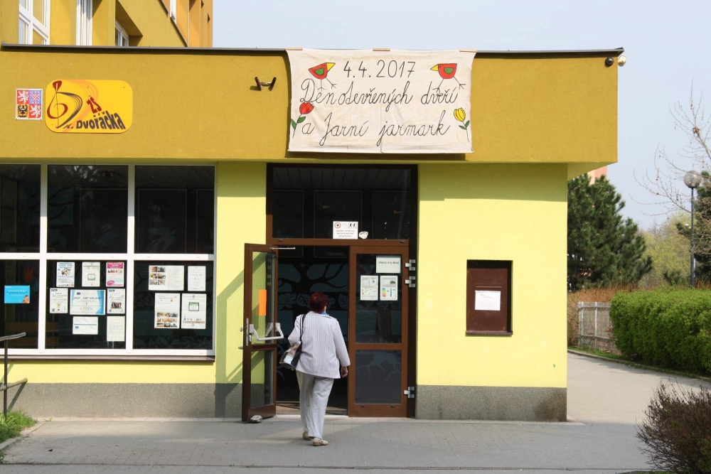 Den otevřených dveří a Jarní jarmark na ZŠ K. Dvořáčka 