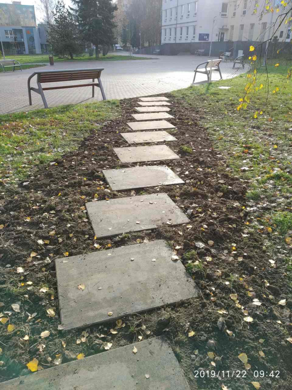 SADOVÉ ÚPRAVY U MORAVY - NÁŠLAPY