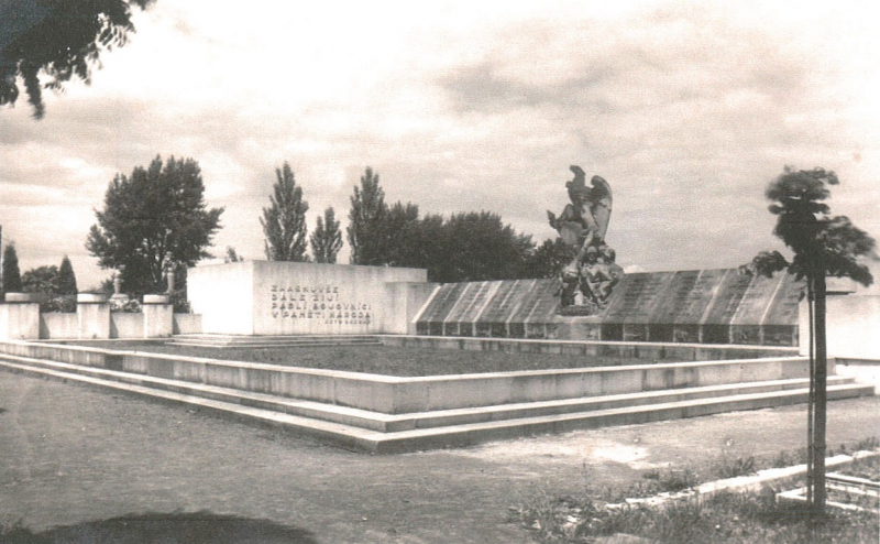 Obnova památníku padlým za Těšínsko na hřbitově v Orlové